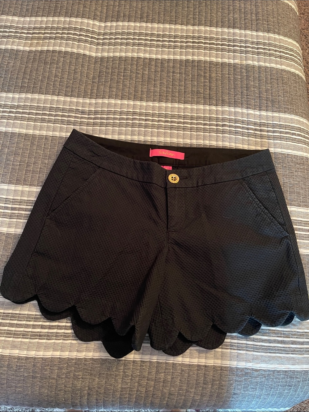 Lilly Pulitzer Black Scalloped Hem Shorts